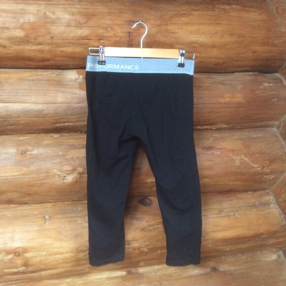 Calvin Klein Performance Black Capri Spellout Logo Activewear Pants SZ Medium - Picture 2 of 5